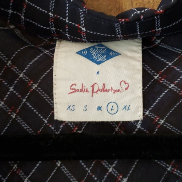 Wild Blue x Sadie Robertson Patterned Blouse - Picture 3 of 3